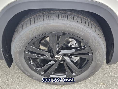 New 2026 Volkswagen Atlas Cross Sport SEL R-Line image 15