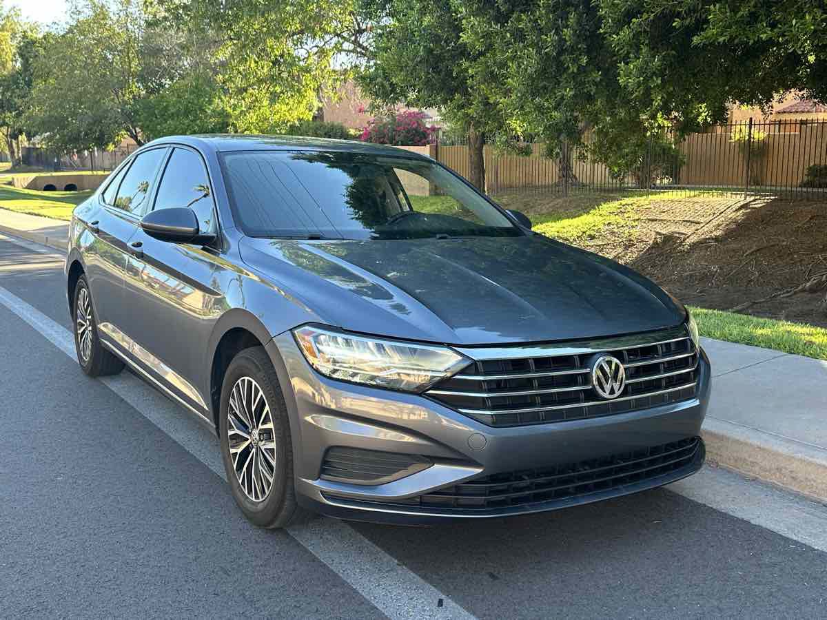 Used 2021 Volkswagen Jetta R-Line FWD image 2
