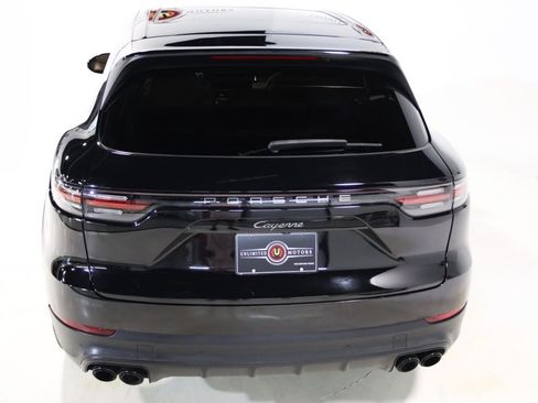 Used 2022 Porsche Cayenne Platinum Edition AWD/4WD image 31