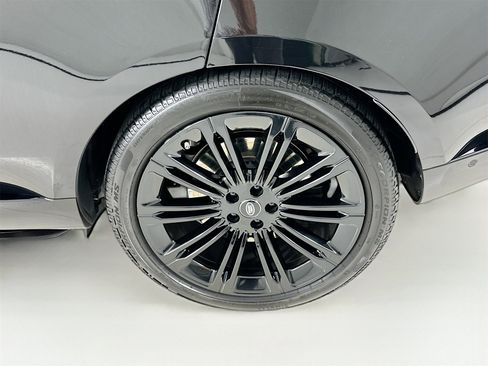Used 2025 Land Rover Range Rover Long Wheelbase Autobiography image 34