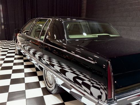 Used 1995 Cadillac Fleetwood Brougham RWD image 27