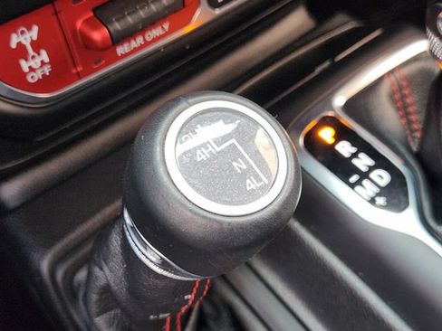 Used 2021 Jeep Wrangler Unlimited Rubicon AWD/4WD image 23