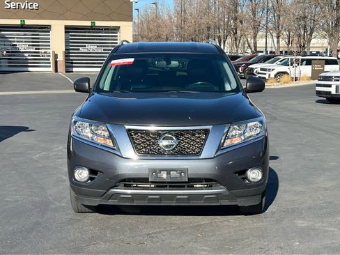 Used 2014 Nissan Pathfinder Platinum image 3