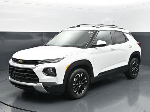 Used 2023 Chevrolet TrailBlazer LT FWD image 1