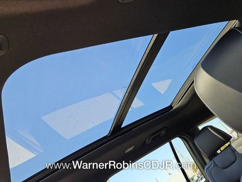 New 2025 Jeep Grand Cherokee L Limited w/ Black Appearance Package image 21