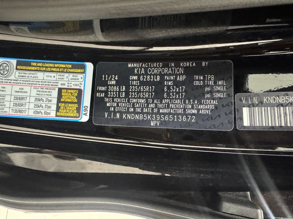 Used 2025 Kia Carnival FWD image 42