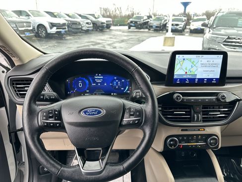 Used 2020 Ford Escape Titanium w/ Titanium Premium Package 2.0 image 18