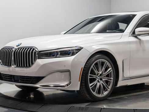 Used 2020 BMW 750i xDrive image 4