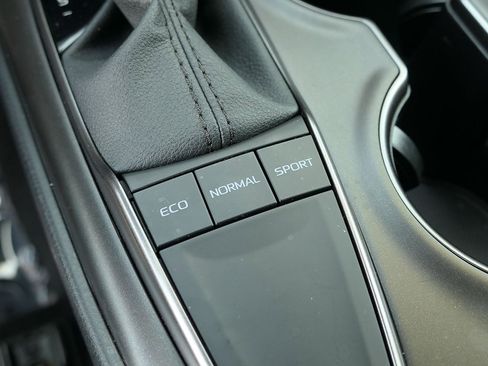 Used 2024 Toyota Camry SE FWD image 21