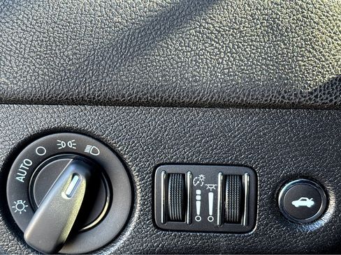 Used 2022 Dodge Charger SXT w/ Blacktop Package image 8