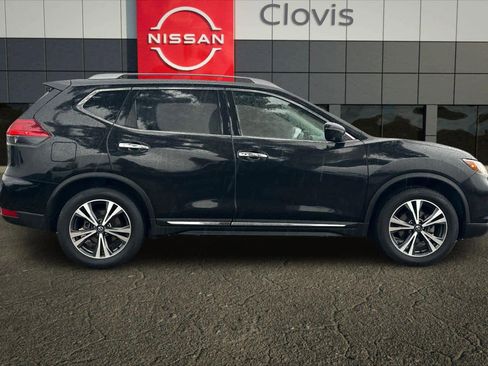 Used 2017 Nissan Rogue SL image 9