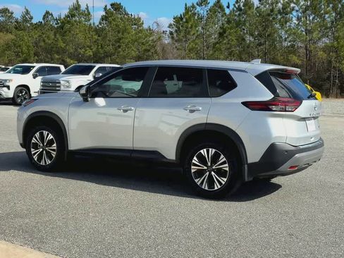 Used 2023 Nissan Rogue SV image 6