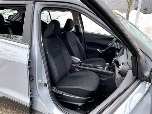 Certified 2024 Nissan Kicks SV image 11