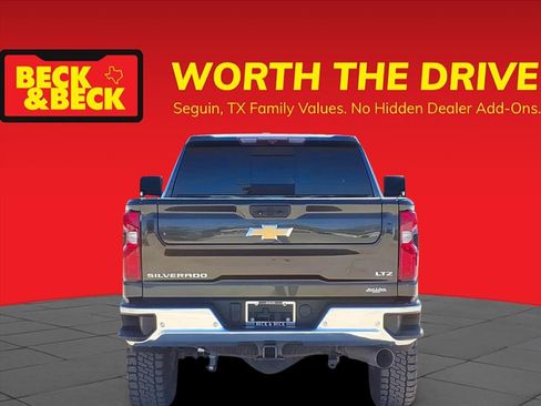 Used 2022 Chevrolet Silverado 2500 LTZ w/ LTZ Plus Package image 6