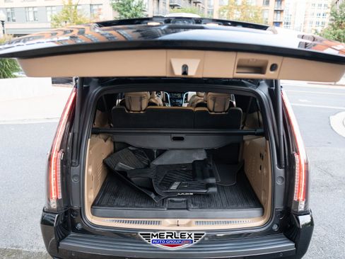 Used 2019 Cadillac Escalade ESV Platinum image 49