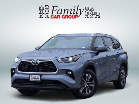 Used 2021 Toyota Highlander XLE FWD image 1
