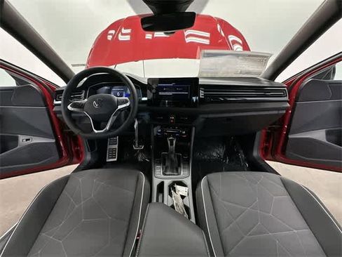 Certified 2025 Volkswagen Jetta Sport image 18