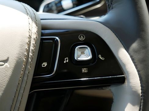 Used 2020 Lincoln Aviator Reserve w/ Equipment Group 202A image 24