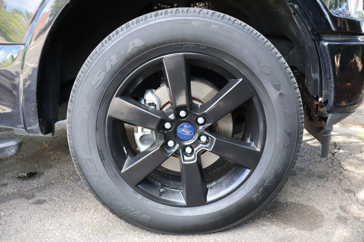 Used 2020 Ford F150 XLT w/ Equipment Group 302A Luxury AWD/4WD image 41