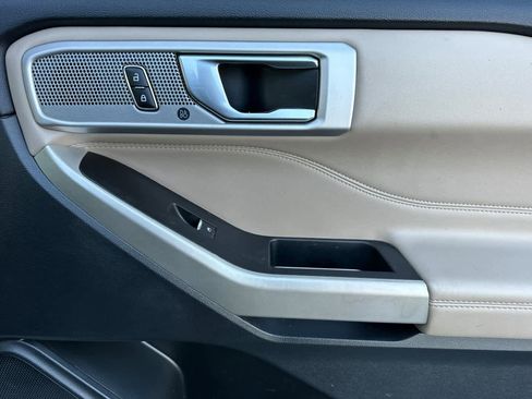 Used 2021 Ford Explorer Limited w/ Equipment Group 301A image 19