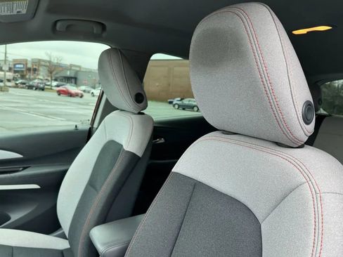 Used 2020 Chevrolet Bolt LT image 10