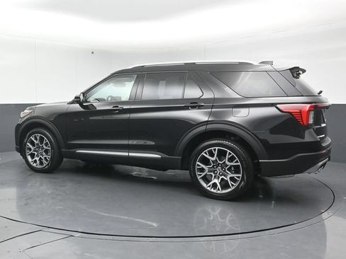 Used 2025 Ford Explorer Platinum w/ Ultimate Package AWD/4WD image 5