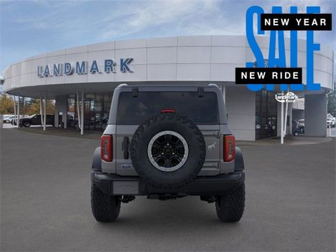 New 2025 Ford Bronco Badlands image 5