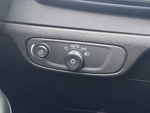 Used 2023 Chevrolet Bolt EUV Premier image 23