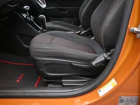 Used 2018 Chevrolet Sonic LT FWD image 21