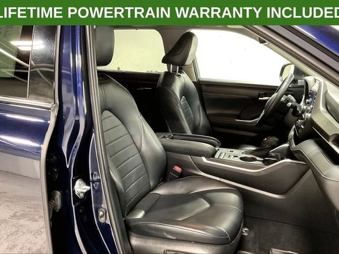 Used 2022 Toyota Highlander XLE image 10