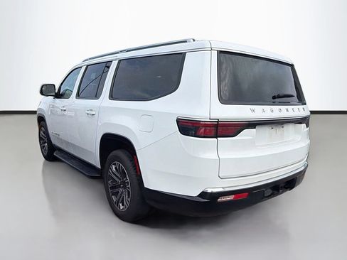 Used 2024 Jeep Wagoneer L Series II w/ Flexible Seating Group AWD/4WD image 6