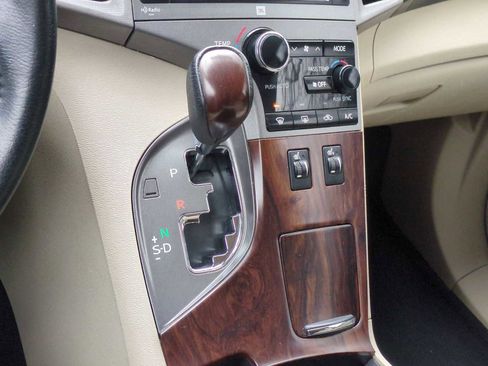 Used 2013 Toyota Venza XLE image 33