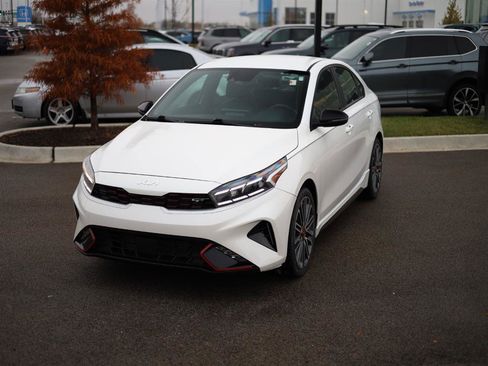 Used 2023 Kia Forte GT image 3