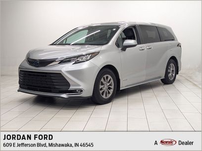 Used 2021 Toyota Sienna XLE