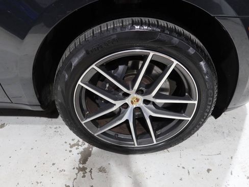 Used 2024 Porsche Macan AWD/4WD image 44