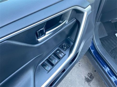 Used 2019 Toyota RAV4 XLE w/ Convenience Package image 23