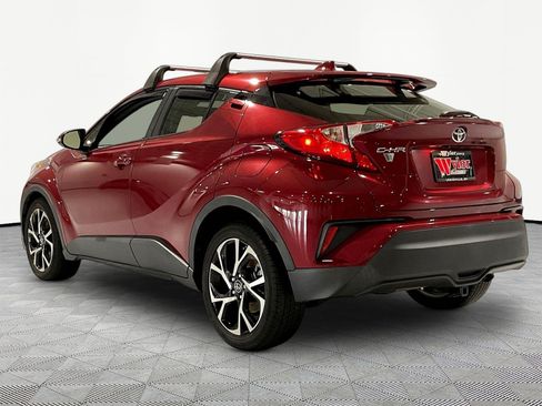 Used 2019 Toyota C-HR XLE FWD image 4