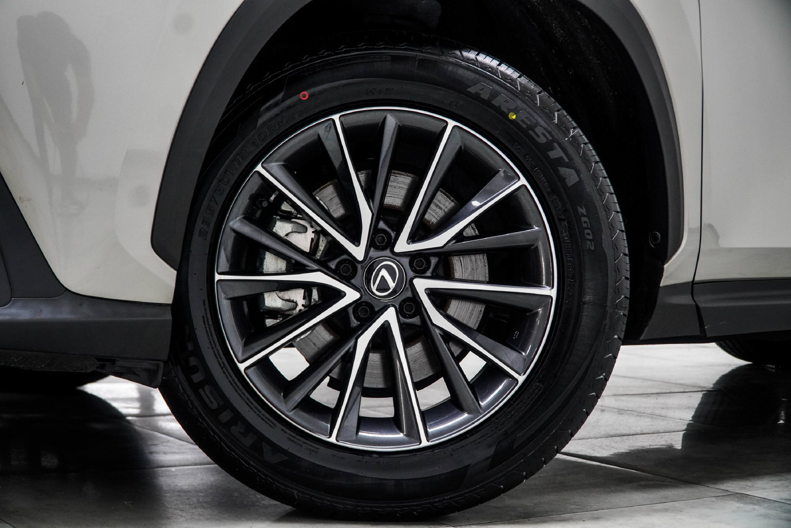 Used 2025 Lexus NX 250 FWD w/ Towing Package (2000 Lbs) image 7