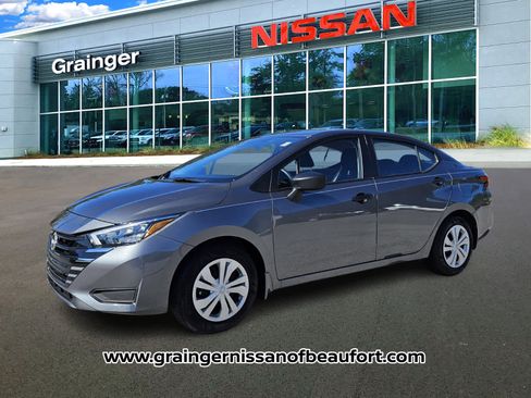 Used 2025 Nissan Versa S w/ Trunk Package image 2