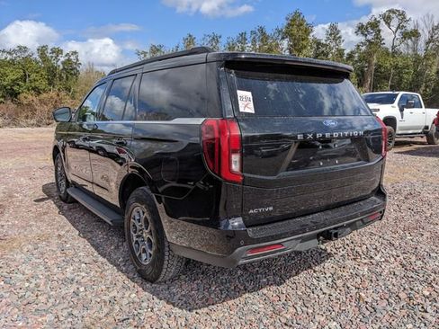Used 2025 Ford Expedition Active image 5