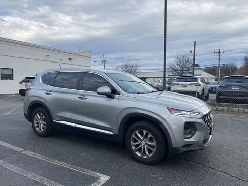 Used 2020 Hyundai Santa Fe SE image 10