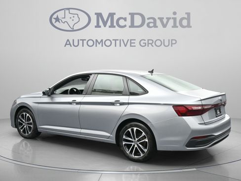 Used 2025 Volkswagen Jetta Sport FWD image 6