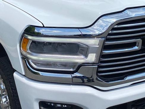 Used 2024 RAM 2500 Laramie AWD/4WD image 4