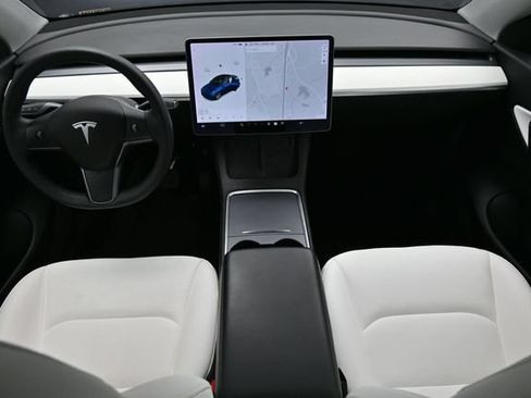 Used 2021 Tesla Model Y Long Range AWD/4WD image 11