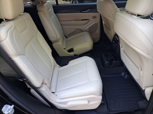 Used 2022 Jeep Grand Cherokee L Limited image 14