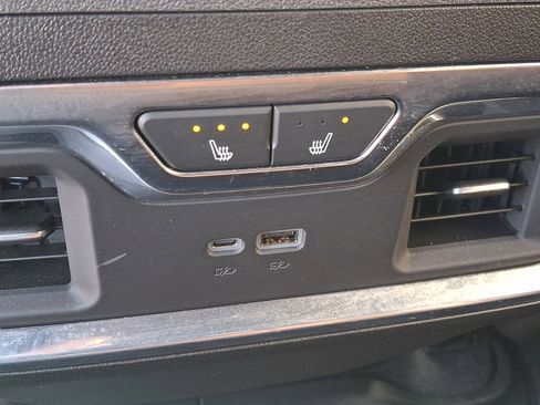 Certified 2025 GMC Sierra 2500 Denali Ultimate image 11