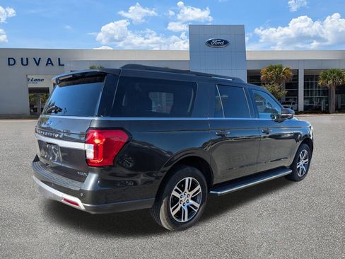 Used 2022 Ford Expedition Max XLT image 4