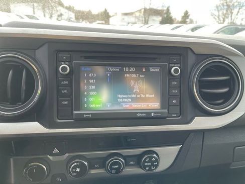 Certified 2018 Toyota Tacoma SR5 image 16