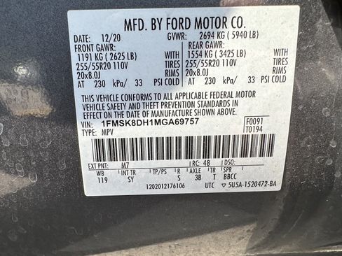 Used 2021 Ford Explorer XLT w/ Equipment Group 202A AWD/4WD image 31