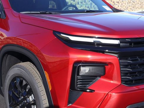 New 2026 Chevrolet Traverse LT image 3